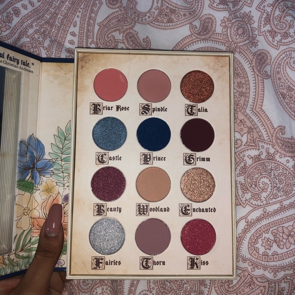 Fairytale Storybook cosmetics - little briar rose - Picture 4 of 5